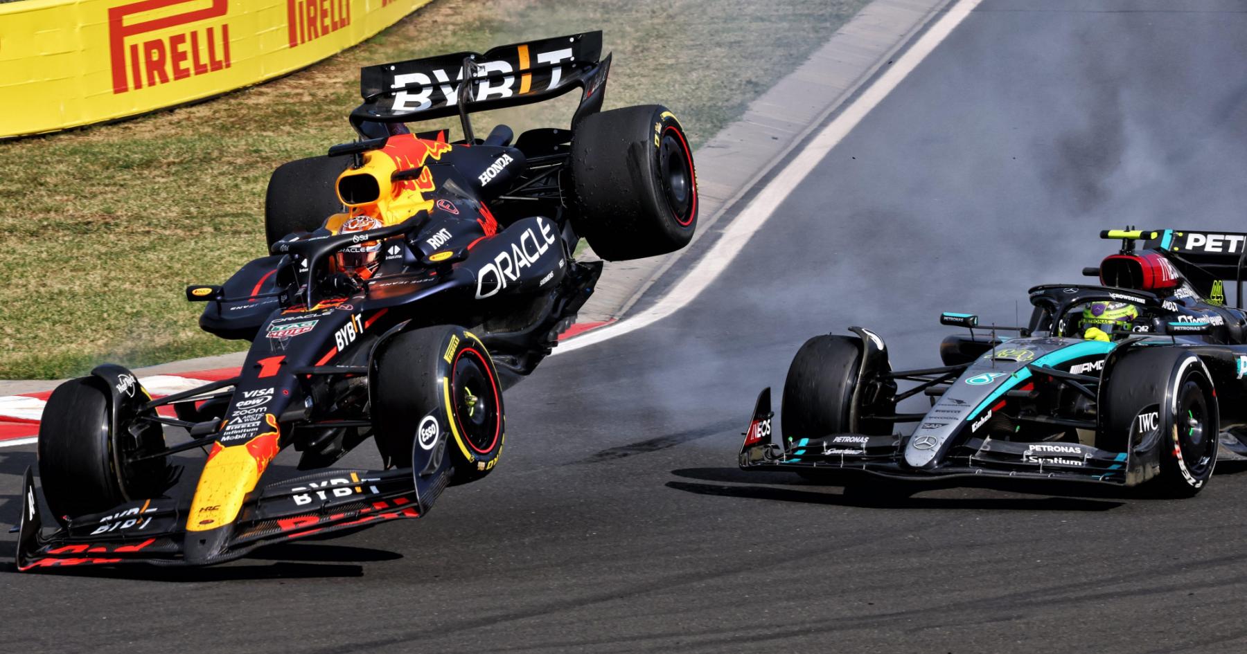erleben sie das spannende duell zwischen lewis hamilton und max verstappen – aktuelle nachrichten, analysen und highlights aus der formel 1. wer gewinnt das nächste kopf-an-kopf-rennen? jetzt mehr erfahren!