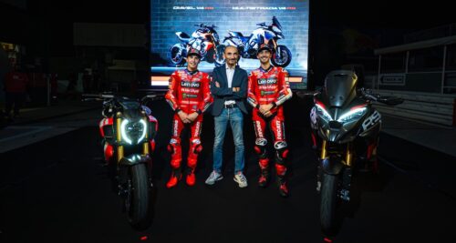 Marc Marquez, Claudio Domenicali (Ducati-Chef), Francesco Bagnaia und die Ducati Diavel V4 RS und Multistrada V4 RS 2026