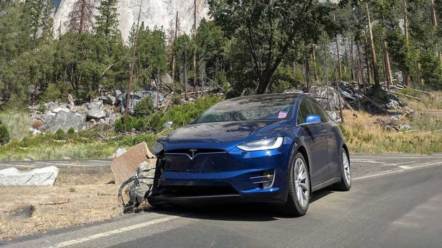 Tesla-FSD-sous-enquete-federale-apres-58-accidents-impli.jpg