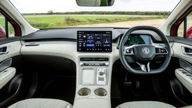 MGS6 EV – Cockpit mit 12,8-Zoll-Zentraldisplay